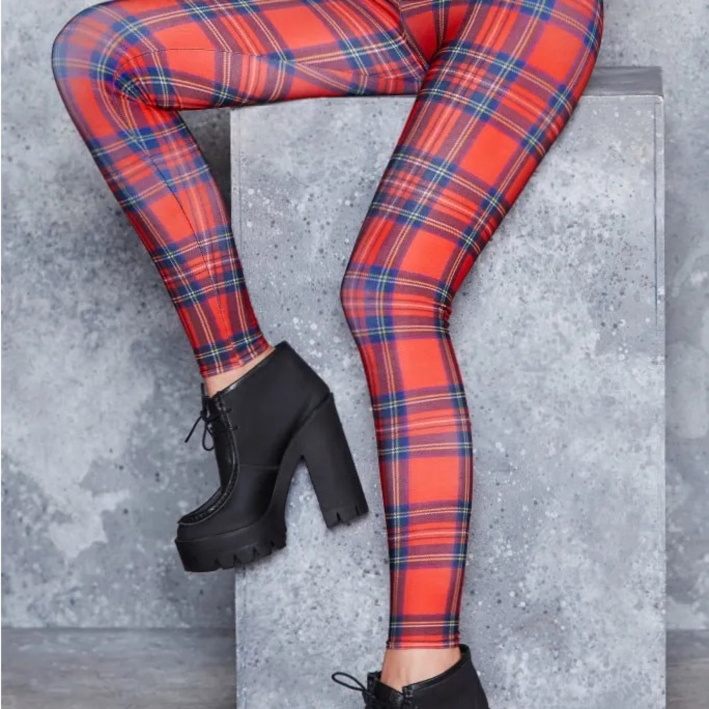 Blackmilk Red Plaid Tartan leggings, good condition. No damages.